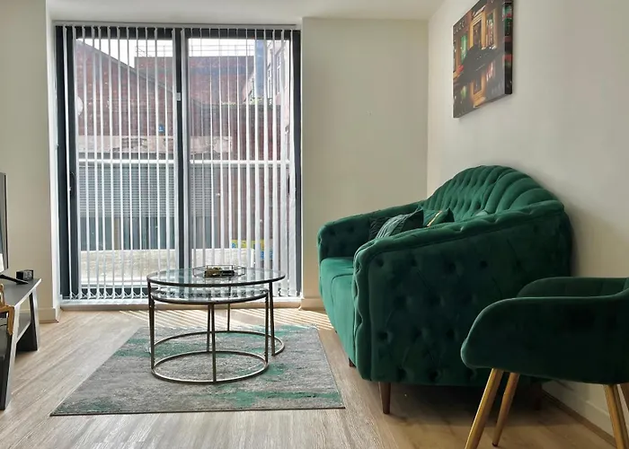 2 Bedroom Modern City Centre Apartment - With Balcony
